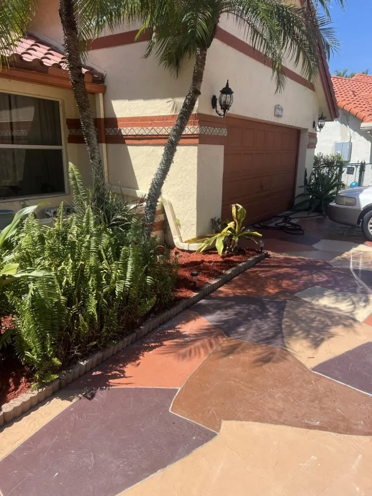 Trusted lawn care service with custom design across Miami, FL - Legendary Lawn Care