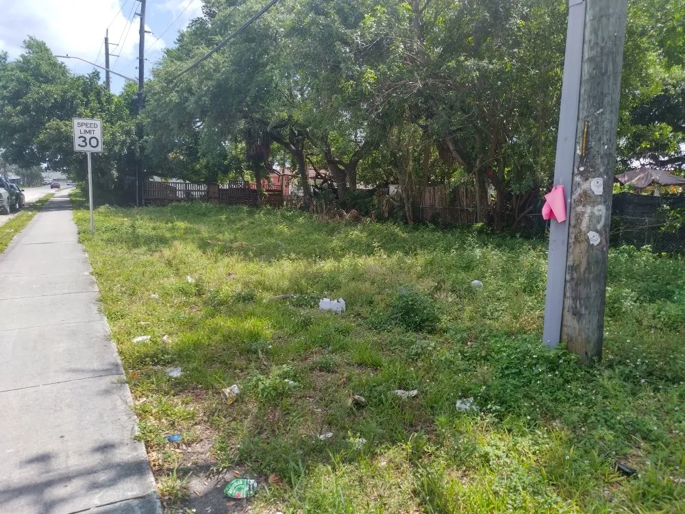 Affordable outdoor landscaping in Miami, FL - Legendary Lawn Care