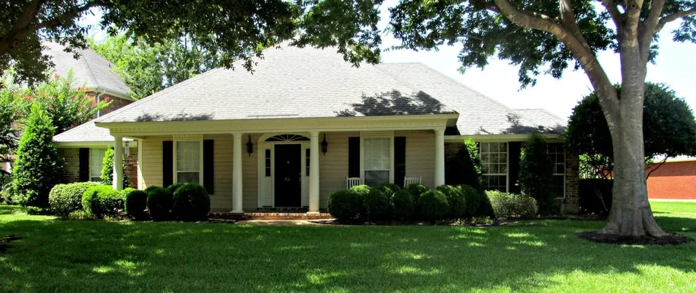 Affordable landscaping services in Benton, LA by Legendary Lawn Care Services