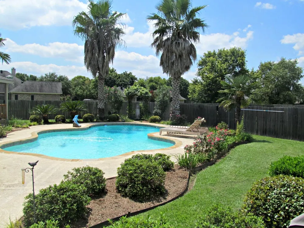 Local yard cleanup service in Benton, LA by Legendary Lawn Care Services