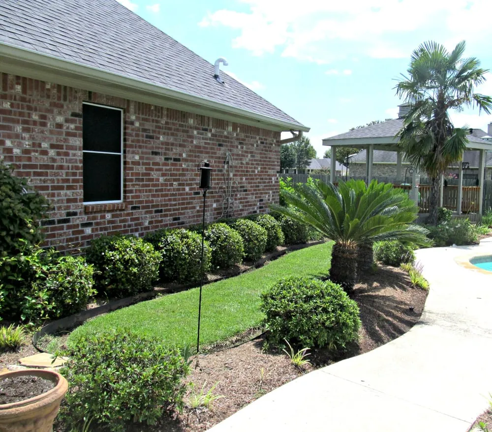 Professional residential landscaping experts serving Benton, LA - Legendary Lawn Care Services