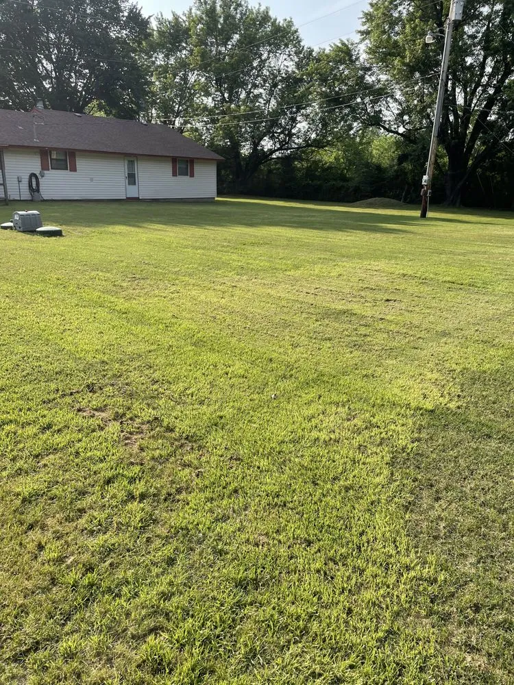 Top-rated yard maintenance with custom design across Broken Arrow, OK - Legends Lawn Solutions