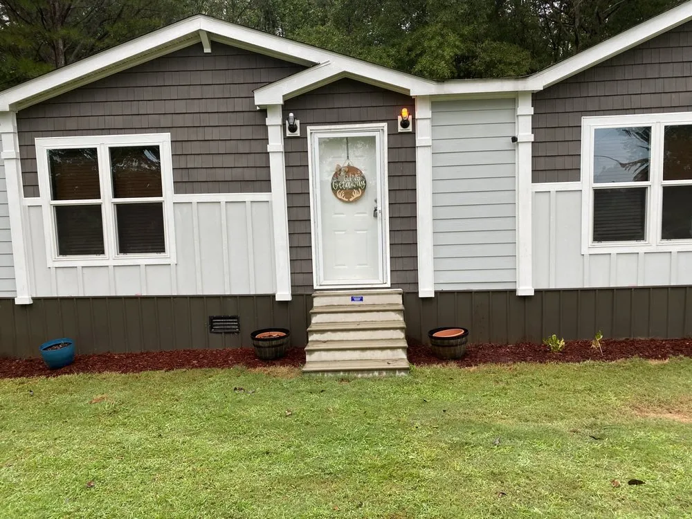 Professional lawn mowing service experts serving Algoma, MS - Legit Landscaping