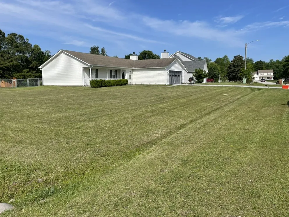 Custom yard cleanup service experts serving Jacksonville, NC - Legit Services Lawncare