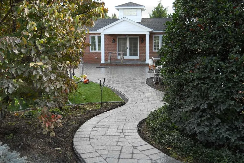 Trusted lawn mowing service in Orefield, PA - Lehigh Valley Hardscape