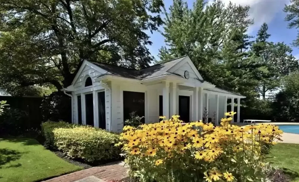 Affordable lawn mowing service in Bratenahl, OH - Leibin Landscapes