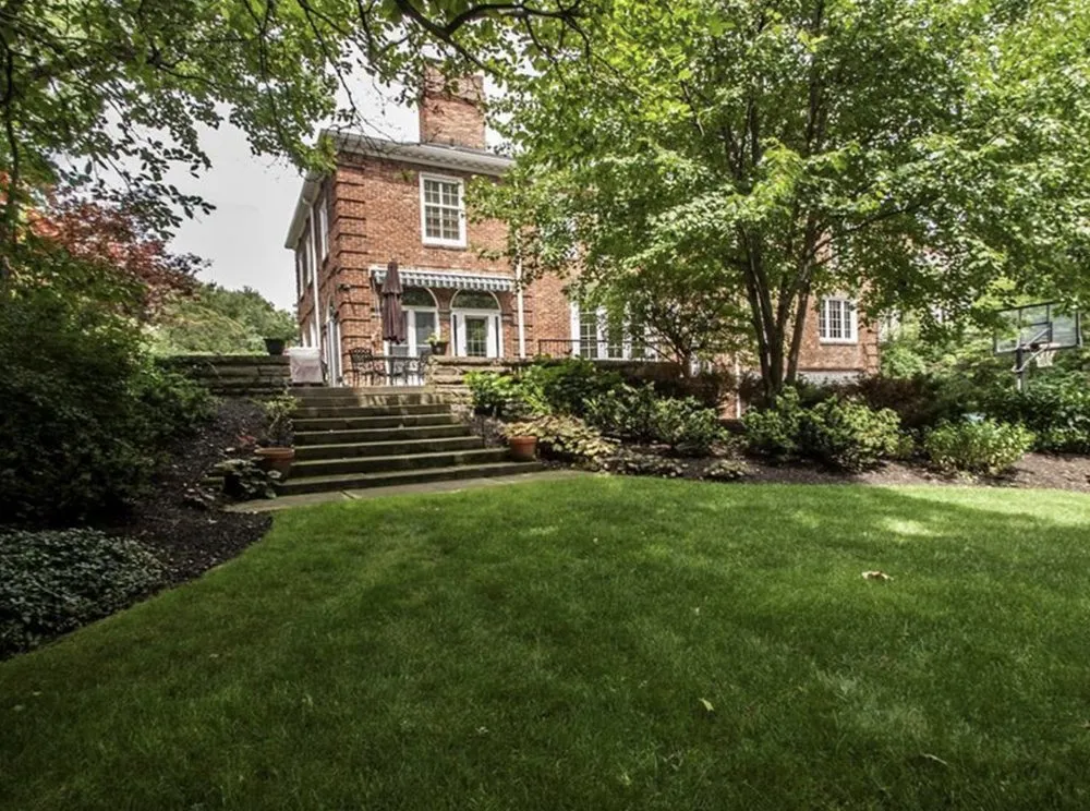 Affordable outdoor landscaping for homes in Bratenahl, OH by Leibin Landscapes