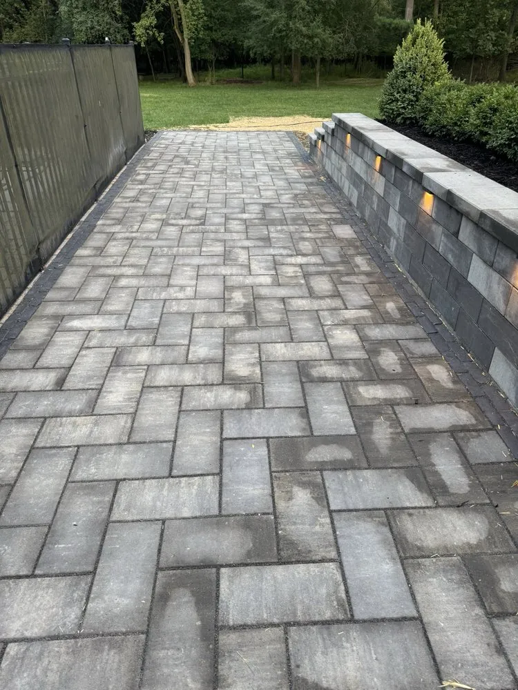 Professional yard cleanup service in Ypsilanti, MI - Leija Brick Paver