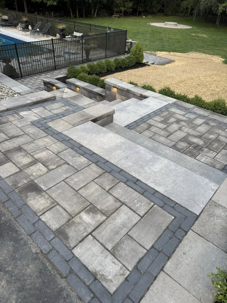 Professional garden landscaping in Ypsilanti, MI - Leija Brick Paver