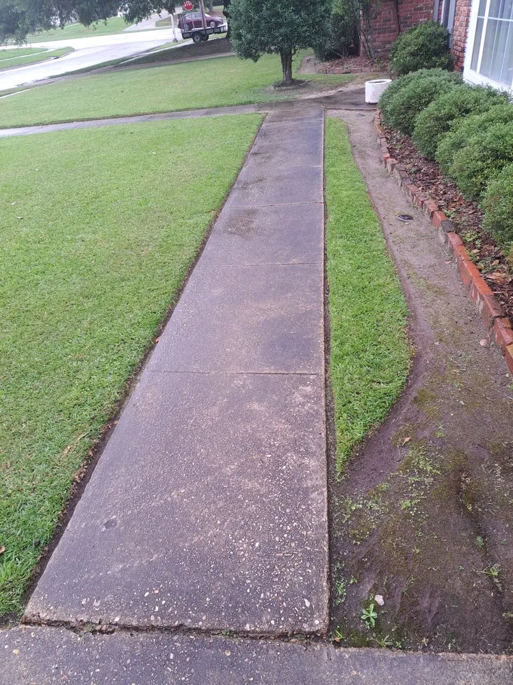 Trusted lawn mowing service experts serving Hammond, LA - Leikers lawncare