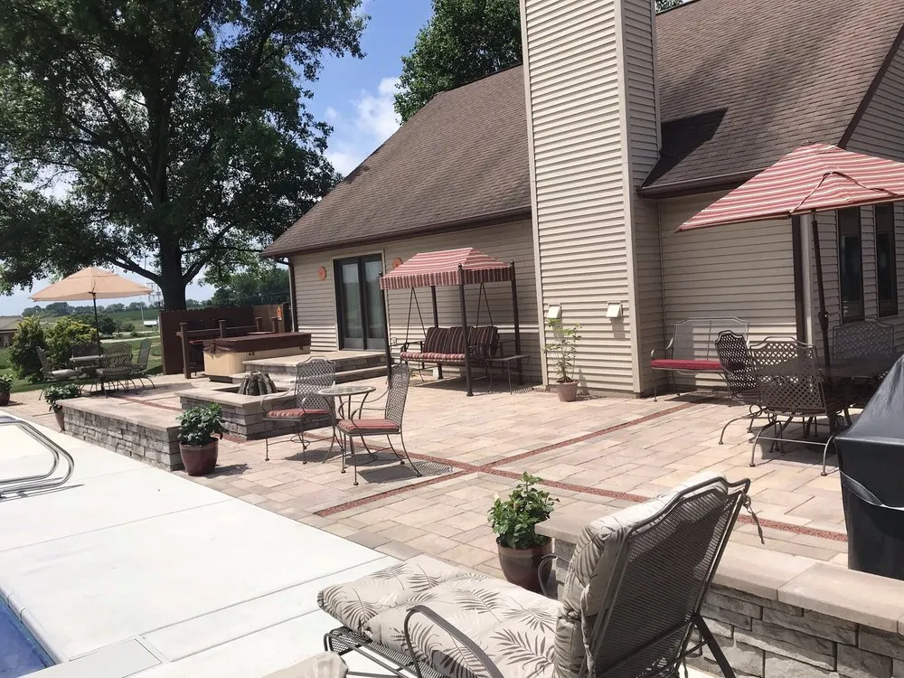 Custom garden landscaping in Terre Haute, IN by Leisure Escapes