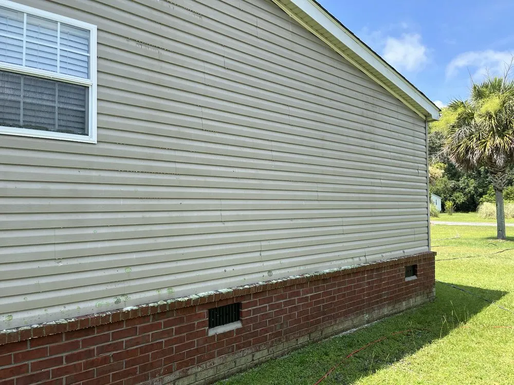 Top-rated lawn mowing service experts serving Summerville, SC - Leisure Lawn Care Pressure Washing and Debris Removal