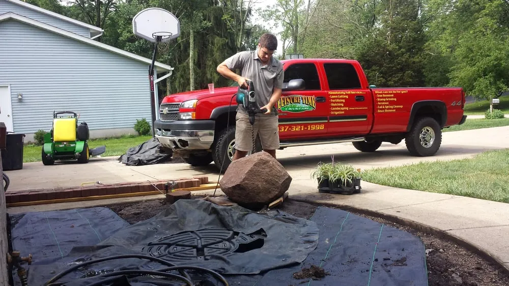 Trusted lawn care service in Dayton, OH - Leisuretime Lawncare