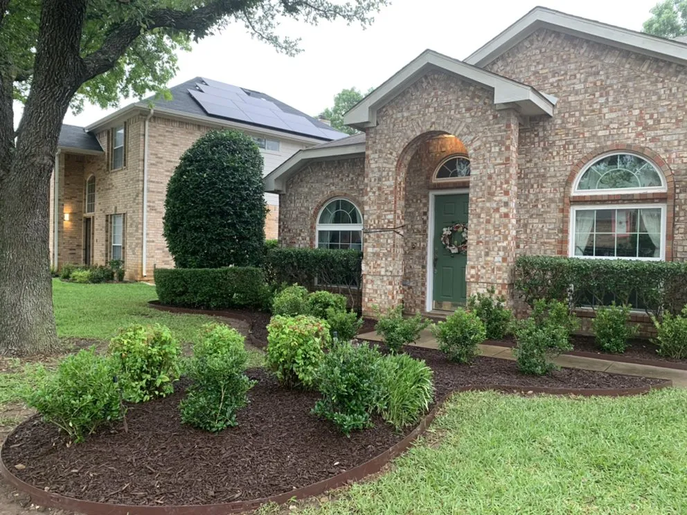 Expert yard maintenance in Arlington, TX by Leiva Landscape