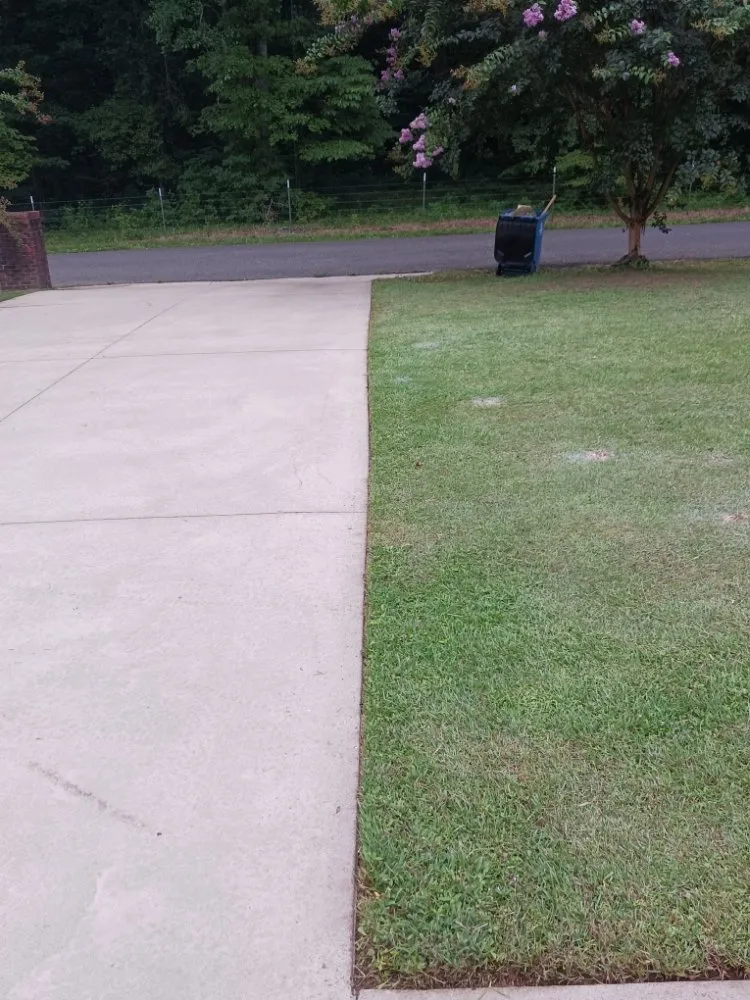 Local residential landscaping for residential properties in Guntersville, AL by Lemons Complete Lawn Care service