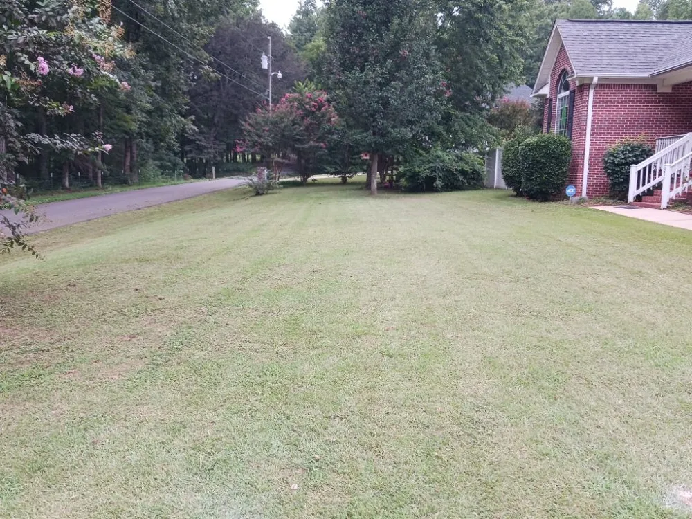 Professional garden landscaping in Guntersville, AL - Lemons Complete Lawn Care service