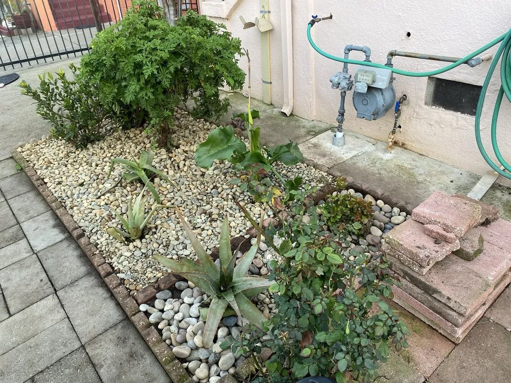 Expert garden landscaping experts serving Oakland, CA - Lemonwood Lawn Solutions