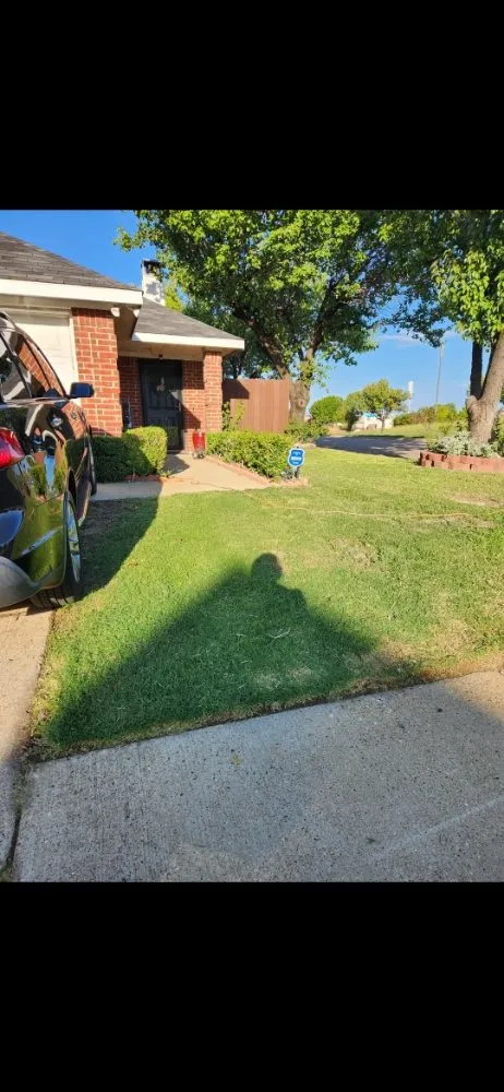 Affordable landscape design in Duncanville, TX by Lemuel Lawn Care