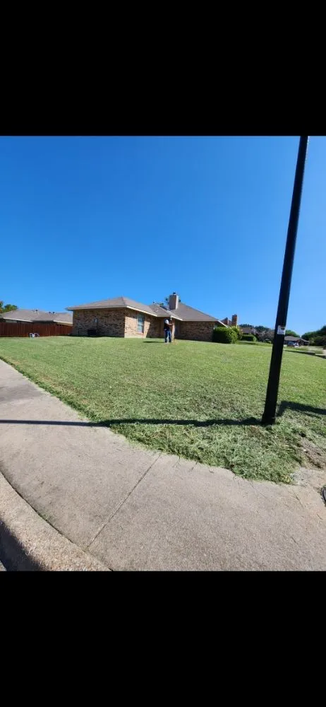 Top-rated garden landscaping for beautiful yards across Duncanville, TX - Lemuel Lawn Care