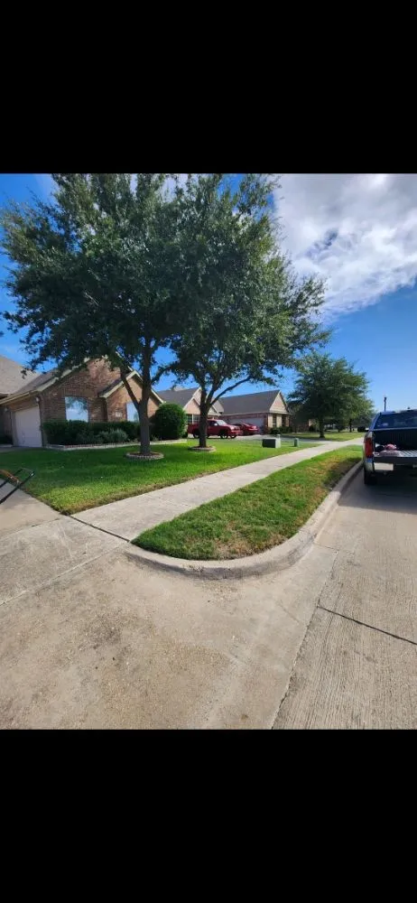 Expert landscaping services experts serving Duncanville, TX - Lemuel Lawn Care