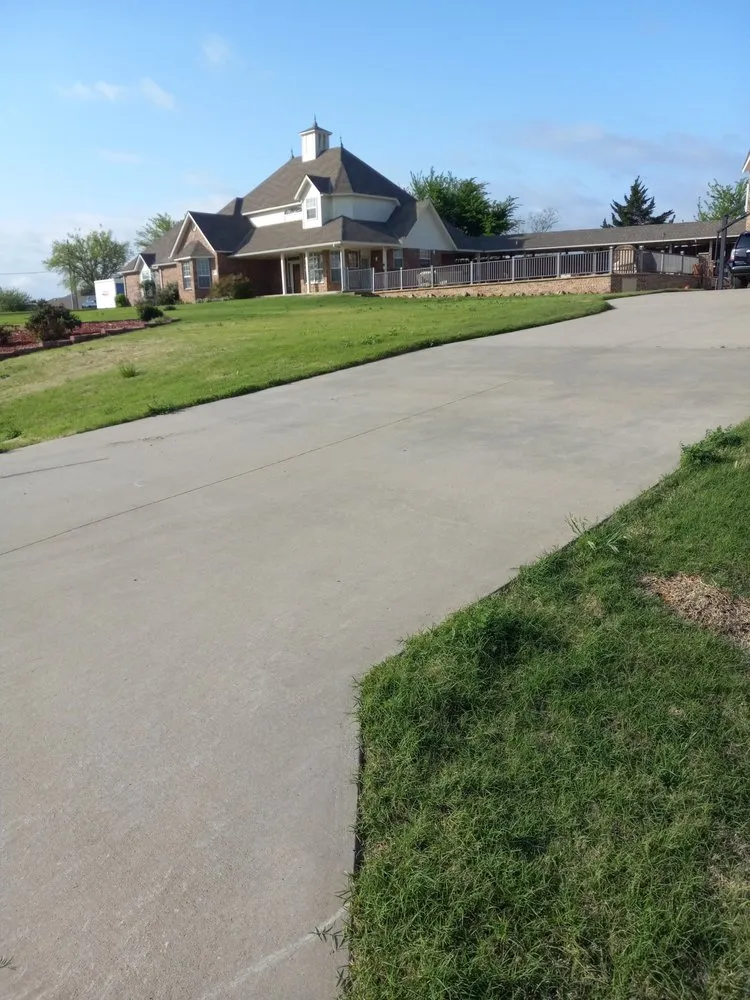 Local lawn care service for homes in Oklahoma City, OK by Lenjan Handyman
