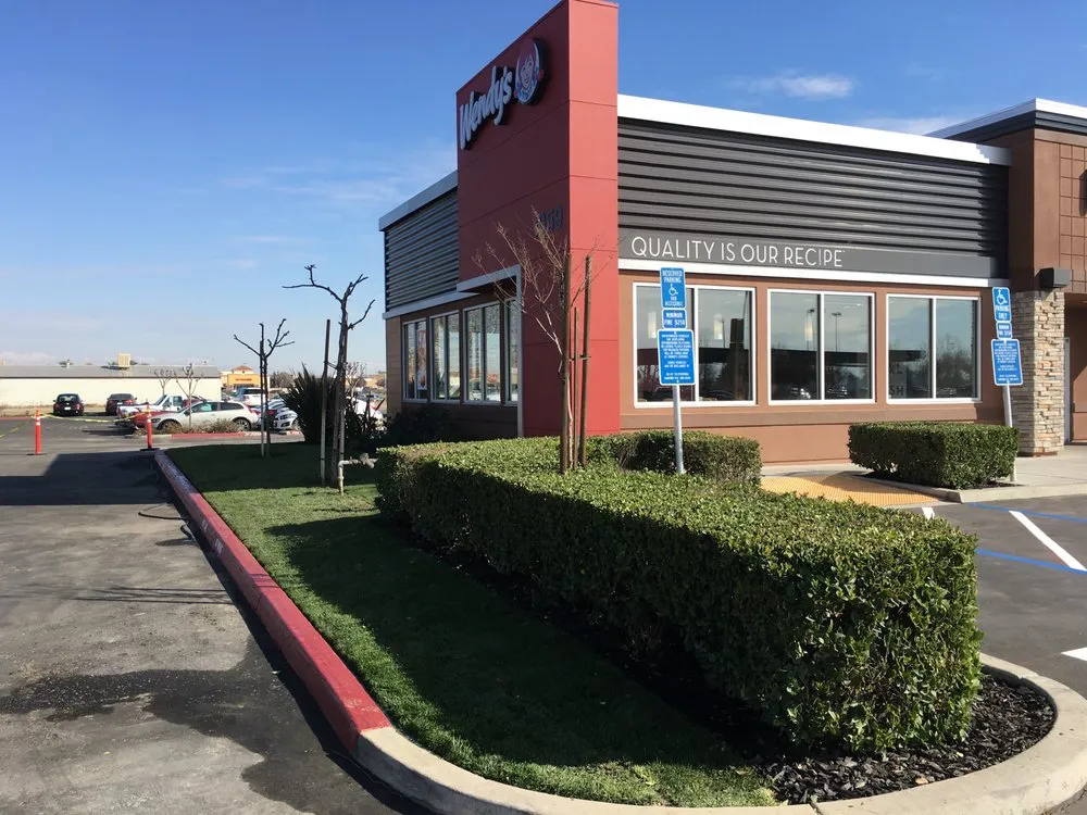 Trusted yard maintenance experts serving Hanford, CA - Lennox Landscaping