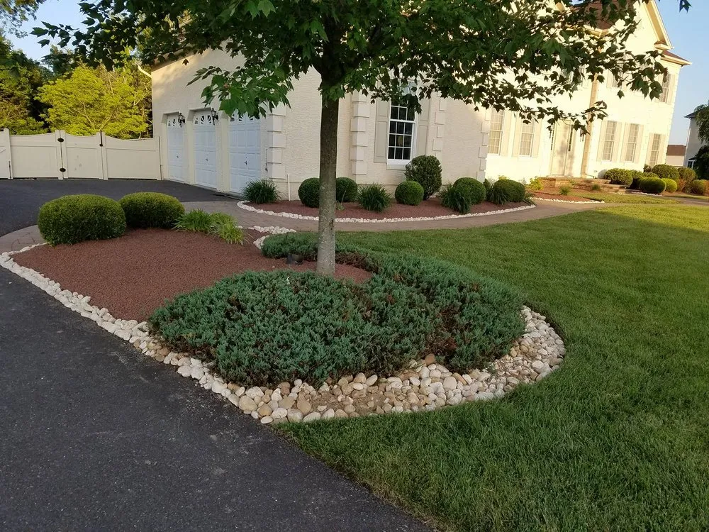 Expert yard maintenance in Feasterville-Trevose, PA by Lenny Company´s