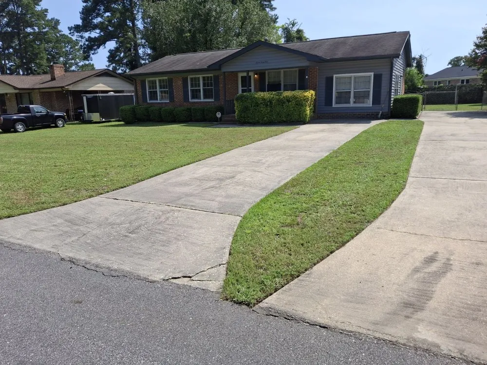 Trusted landscaping services experts serving Fayetteville, NC - Lenny's Lawncare