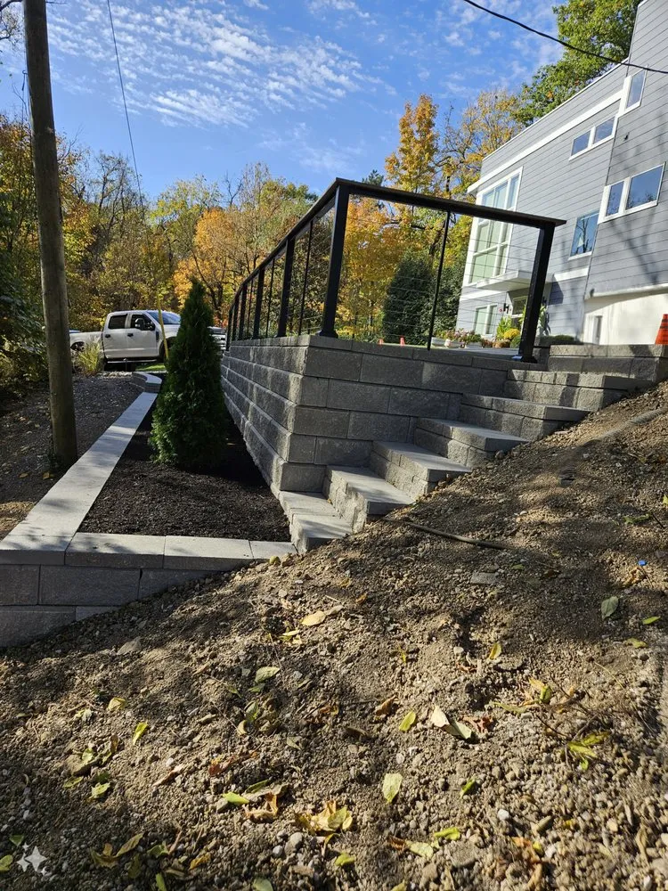 Expert residential landscaping in Cincinnati, OH - León's Landscaping