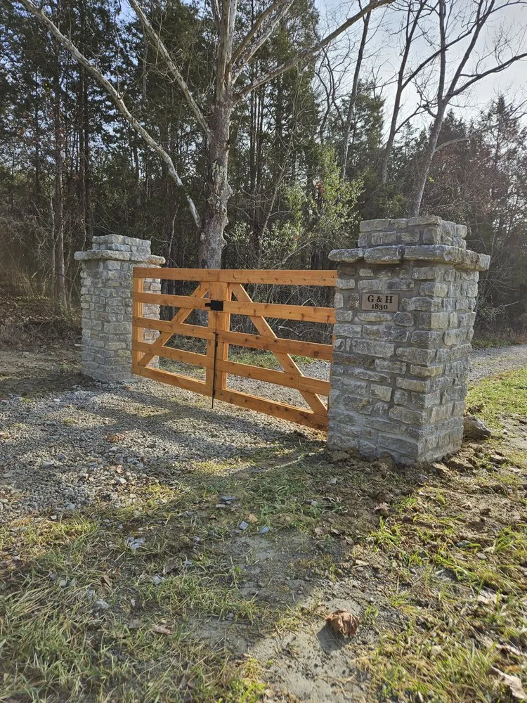 Expert yard cleanup service for residential properties across Cincinnati, OH - León's Landscaping