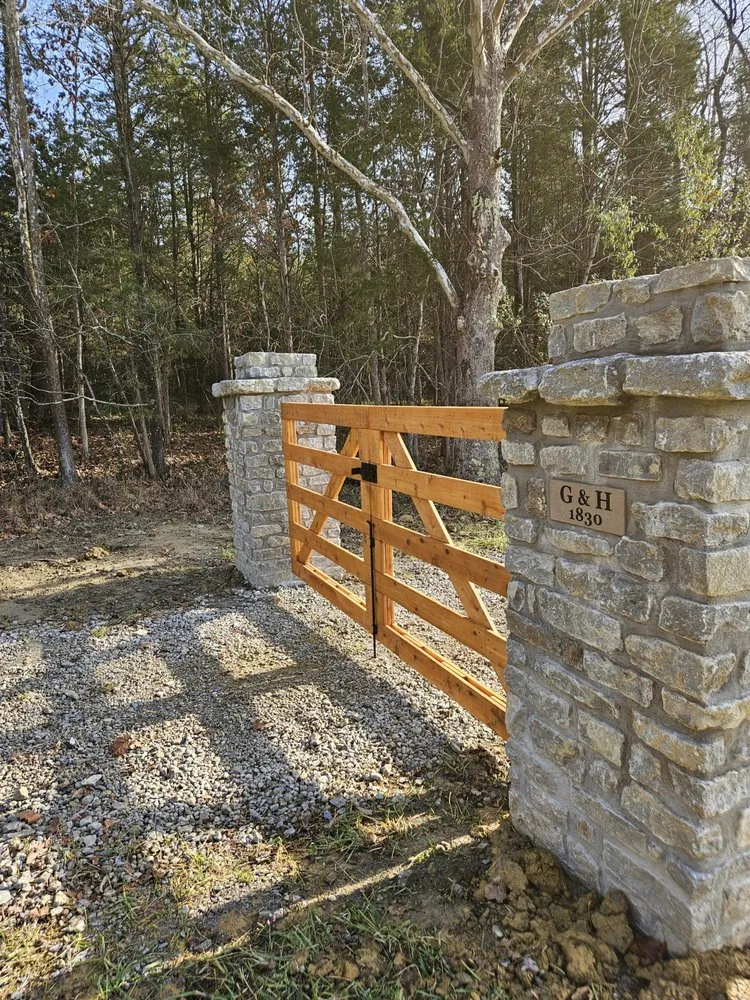 Expert residential landscaping experts serving Cincinnati, OH - León's Landscaping