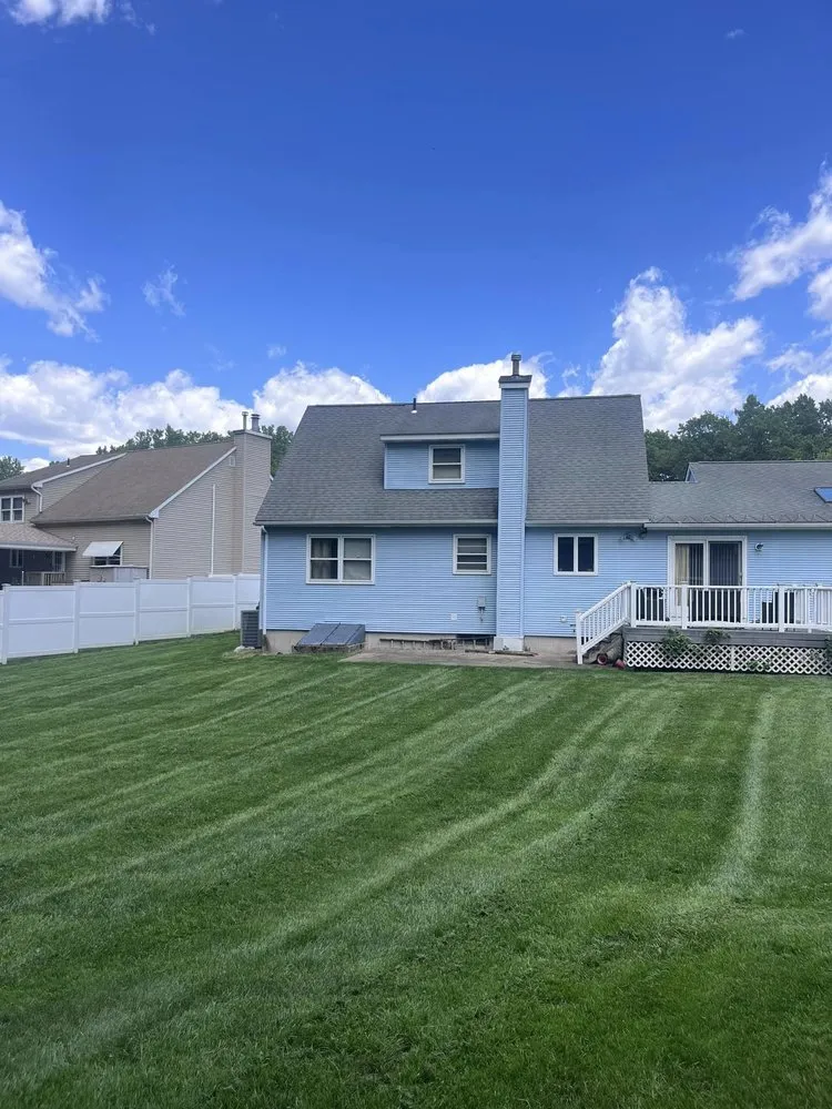 Professional lawn mowing service in New Britain, CT - Lentini Landscaping