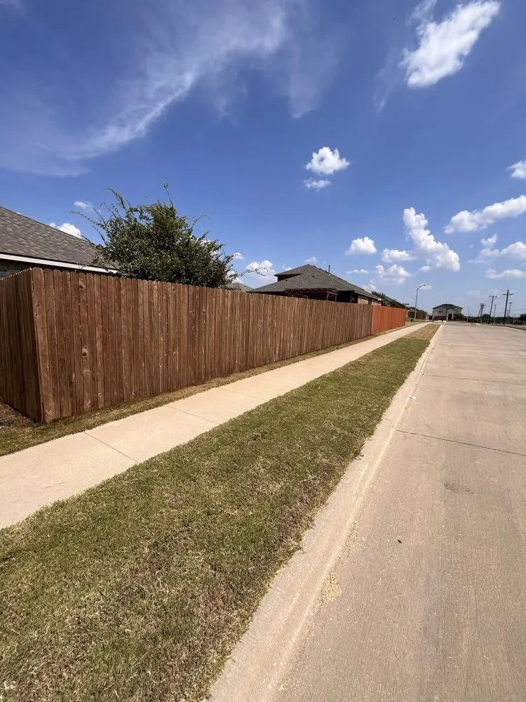 Top-rated landscaping services experts serving Alvarado, TX - Lenz Lawn Care