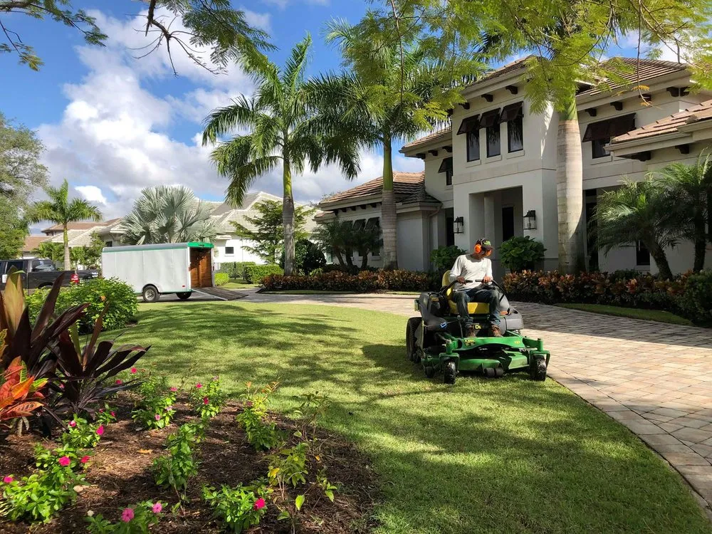 Expert yard cleanup service in Naples, FL by Leo Garden Care