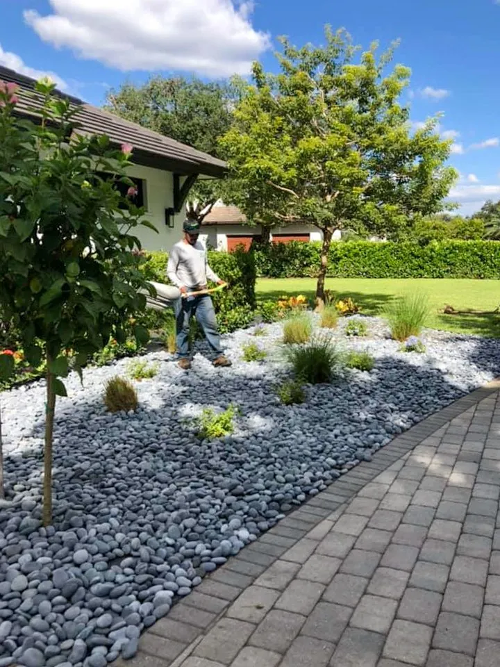 Custom garden landscaping experts serving Naples, FL - Leo Garden Care