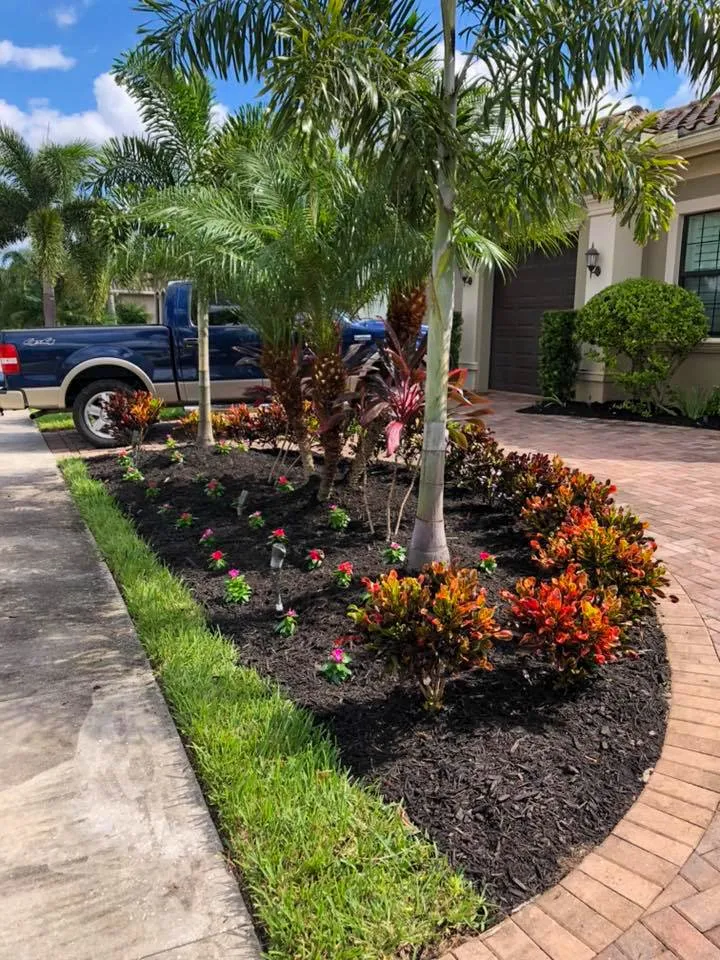 Reliable landscaping services in Naples, FL by Leo Garden Care