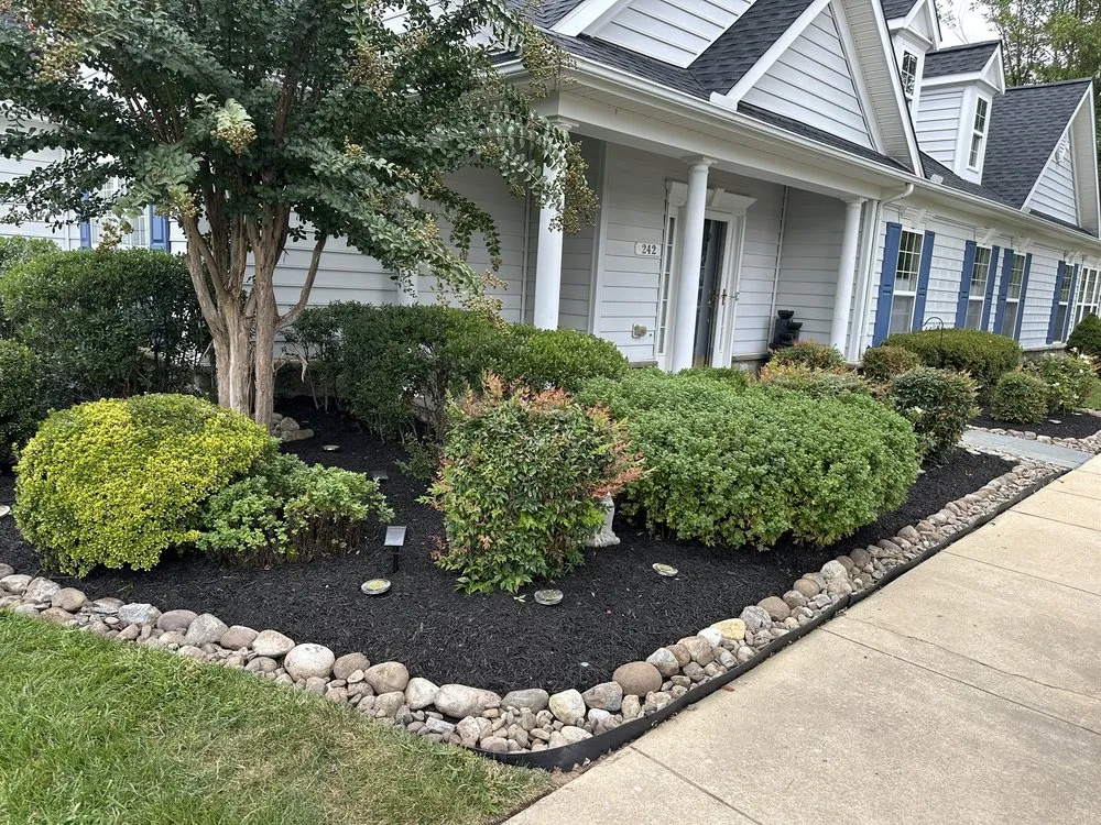 Reliable lawn mowing service experts serving Centreville, MD - Leo landscape