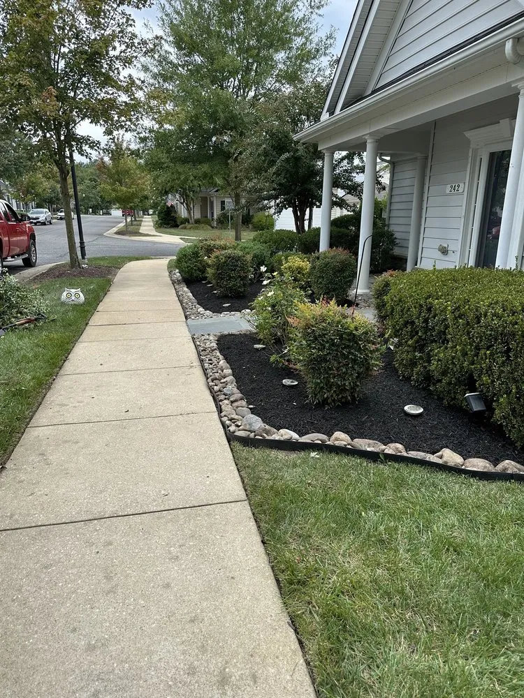 Affordable lawn care service near you in Centreville, MD by Leo landscape