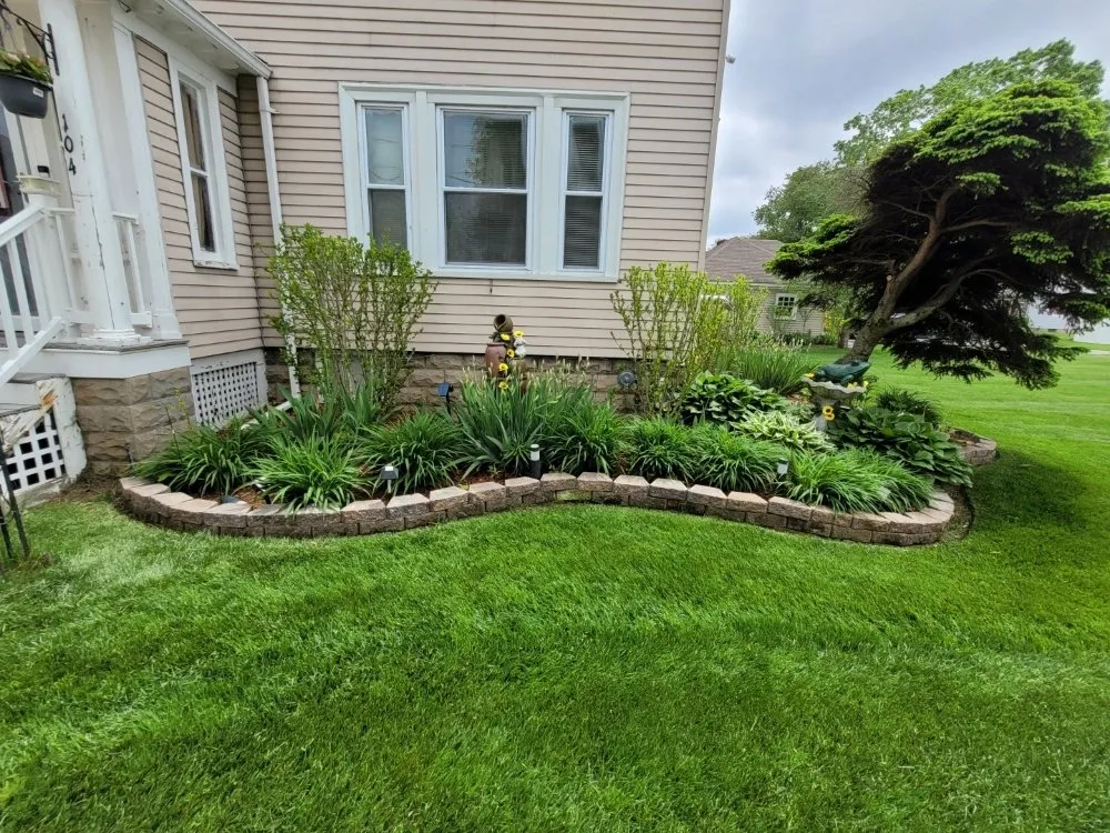 Custom lawn care service in Haverhill, MA by Leo Lawn Care