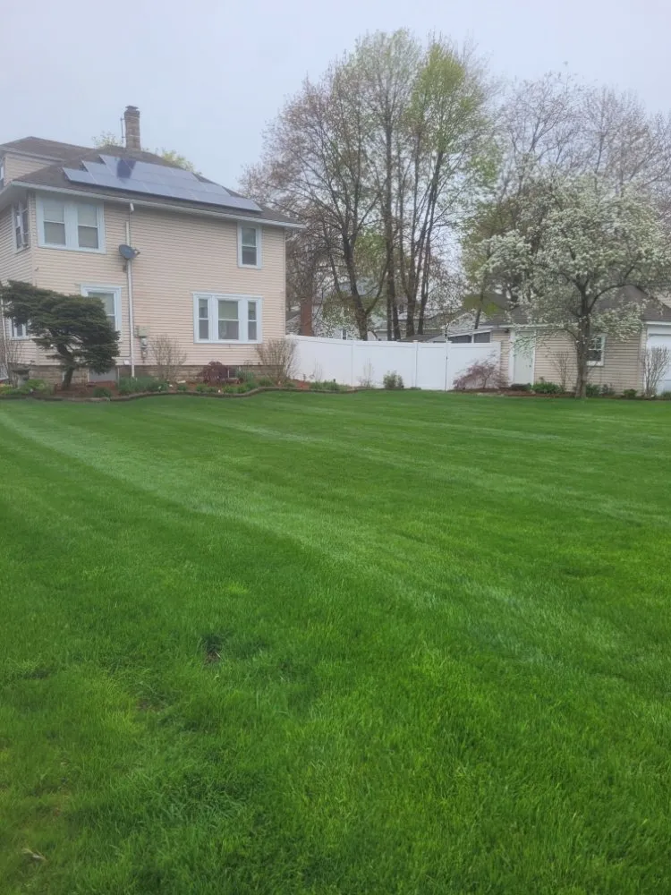 Local lawn mowing service experts serving Haverhill, MA - Leo Lawn Care