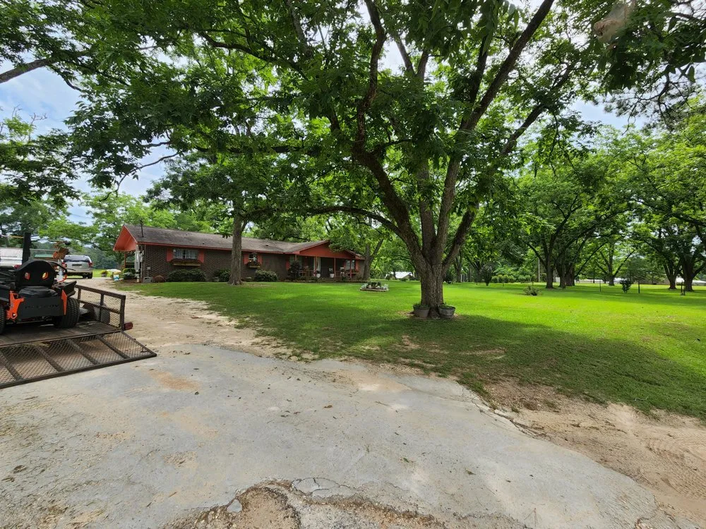 Trusted landscaping services experts serving Ozark, AL - LEO Lawn Care