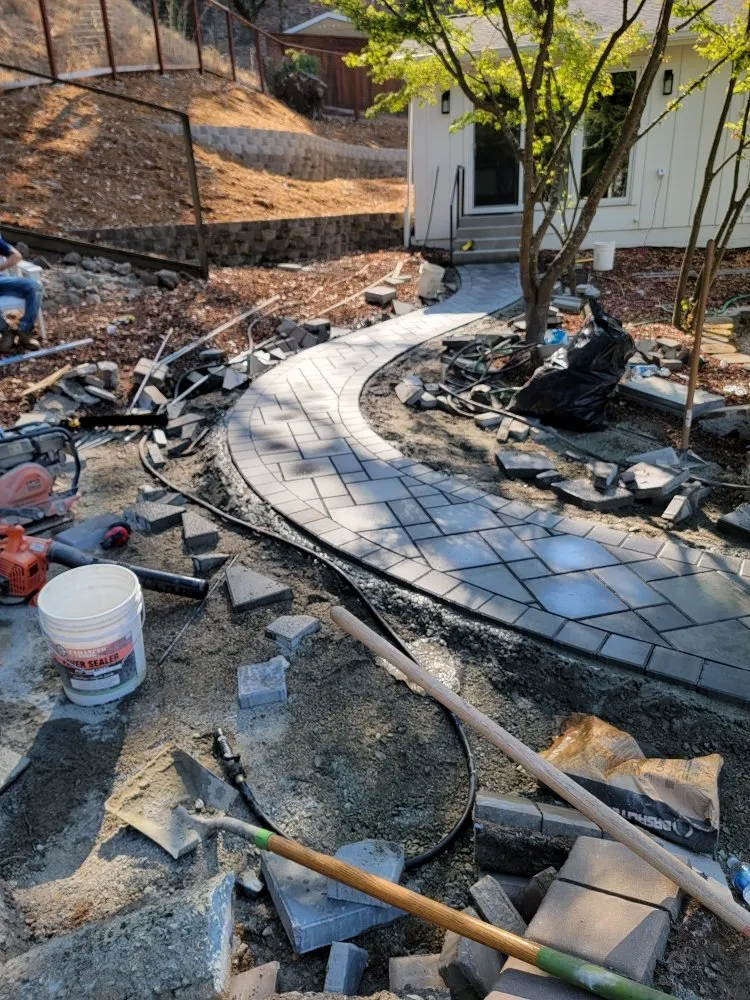 Trusted lawn care service in Redwood City, CA - Leon Gardening and Landscaping