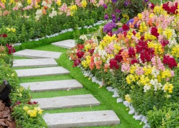 Professional residential landscaping experts serving East Palo Alto, CA - Leon Gardening Services