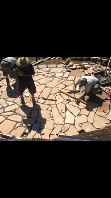 Leon Landscaping Logo