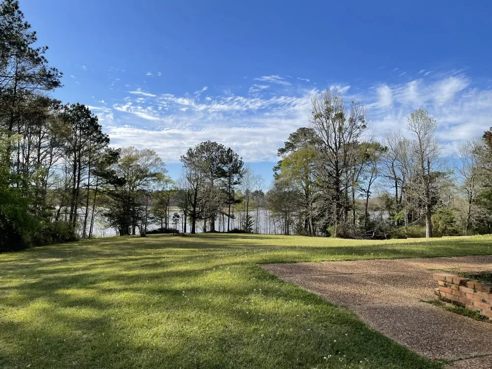 Trusted yard maintenance in Baton Rouge, LA - Leon Lawn Services