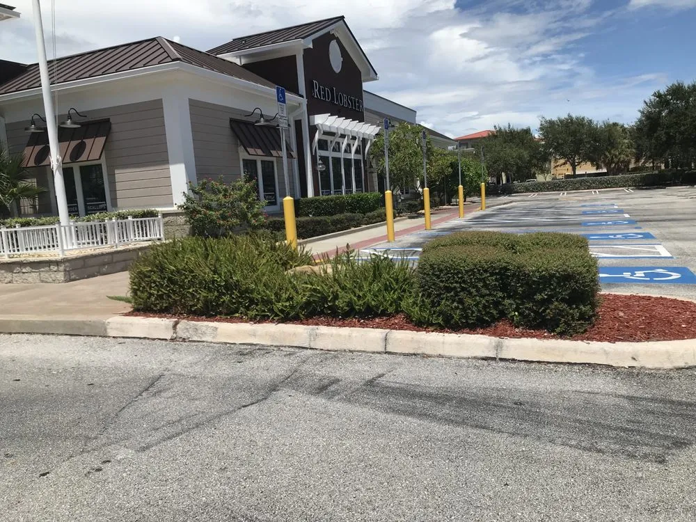 Top-rated landscaping services in Palm Beach, FL by Leon Lawn Services