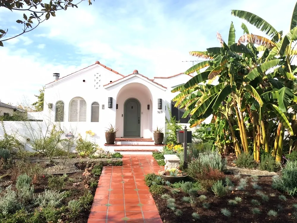 Local landscaping services experts serving Los Angeles, CA - Leonardo Chalupowicz Studio