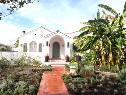 Leonardo Chalupowicz Studio Logo