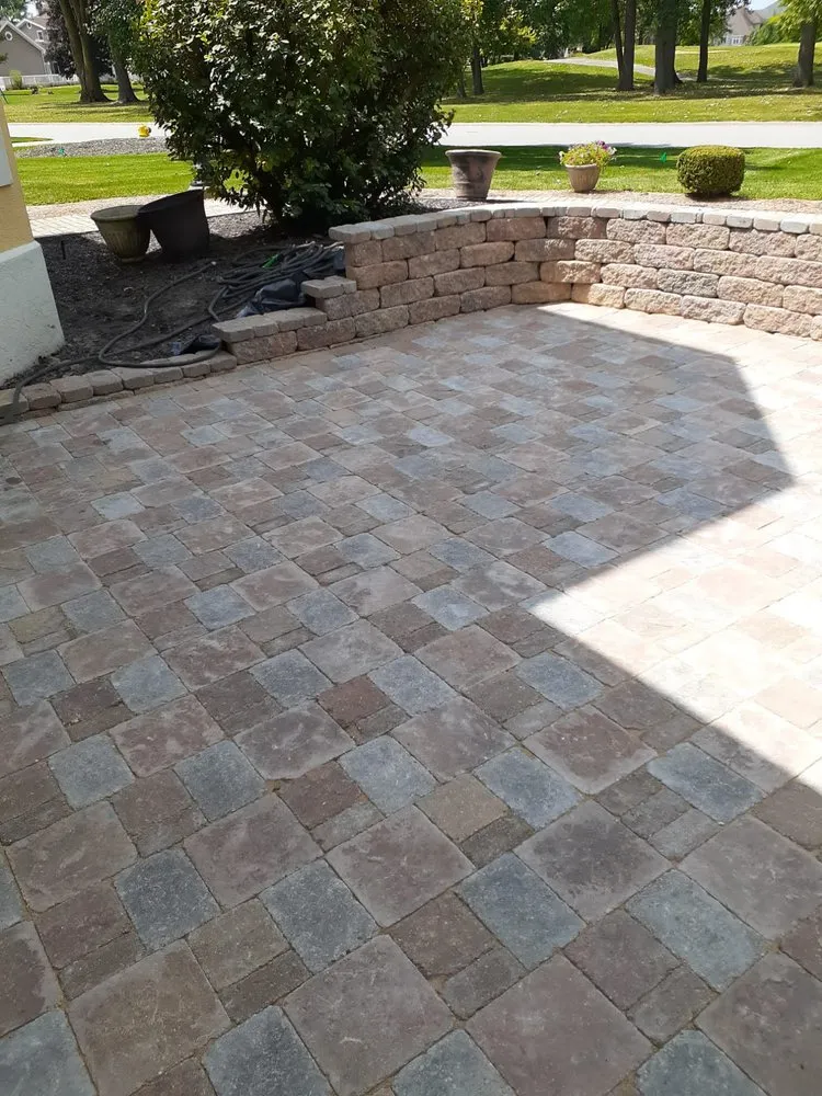 Trusted landscaping services in Griffith, IN by Leonardo's Landscaping Service