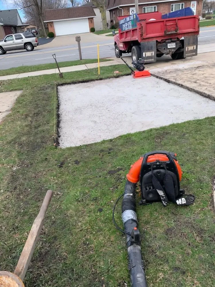 Top-rated garden landscaping experts serving Griffith, IN - Leonardo's Landscaping Service